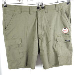 NWT Wrangler Men's 44 Khaki Green Relaxed Knee Length Tech‎ Pocket Cargo Shorts